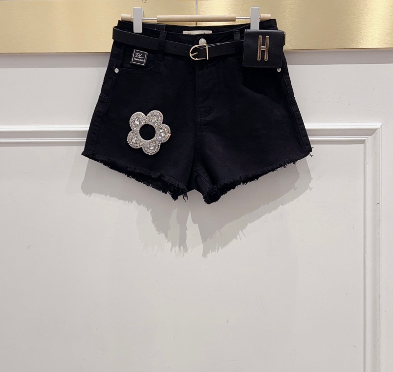 Wholesaler DENIM LIFE - Stretch denim shorts with diamond flower