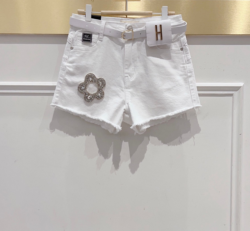 Wholesaler DENIM LIFE - Stretch denim shorts with diamond flower