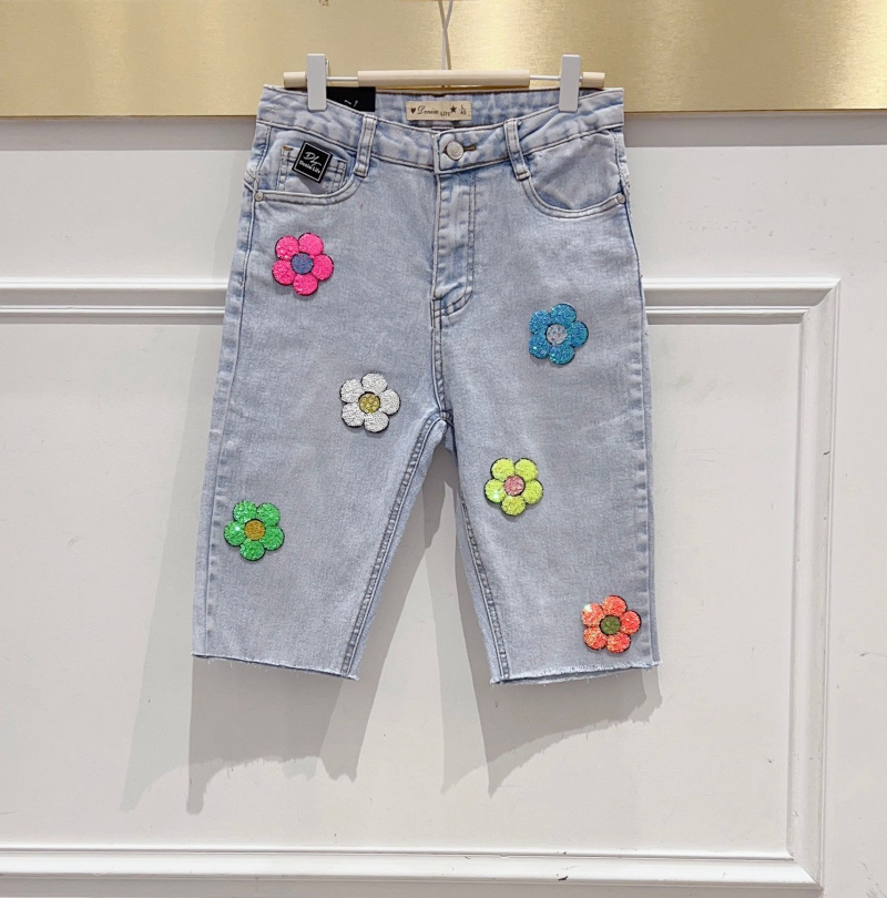 Grossiste DENIM LIFE - Bermuda en jean stretch avec fleurs grande taille