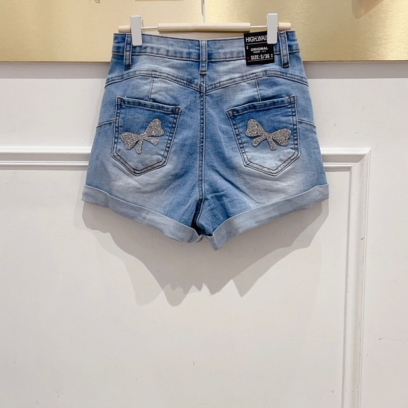 Großhändler DENIM LIFE - Zerrissene Jeansshorts