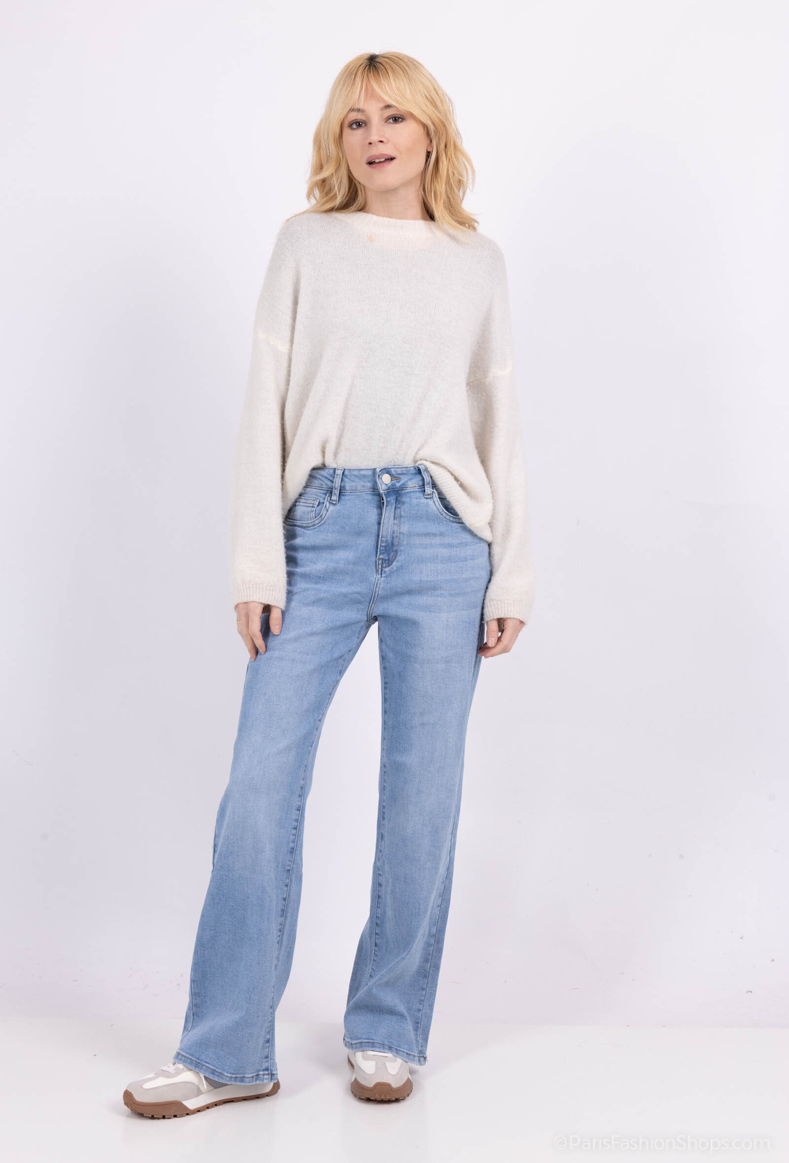 Großhändler DESTINA - Hellblaue, gewaschene Jeans mit weitem Bein