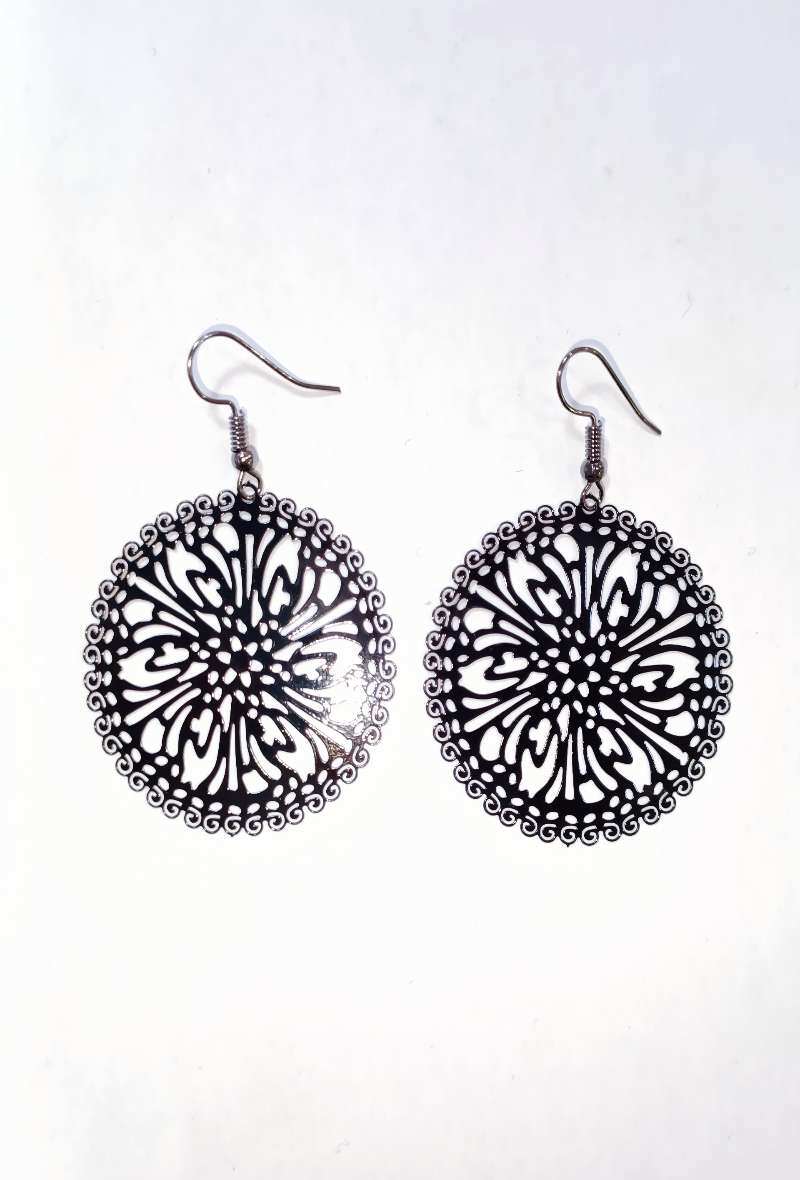 Wholesaler Diamond - Round white flower earring