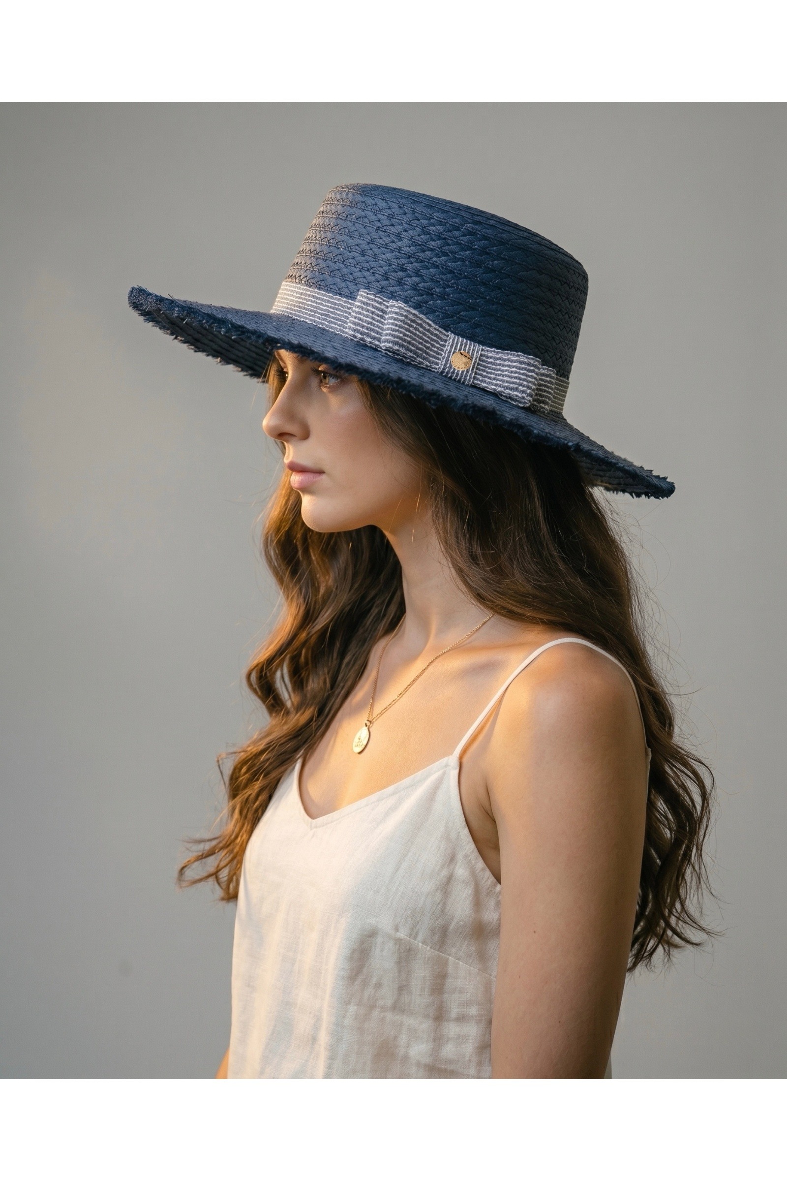 Grossista DIANA&CO - CAPPELLO IN PAGLIA CON FIOCCHETTO