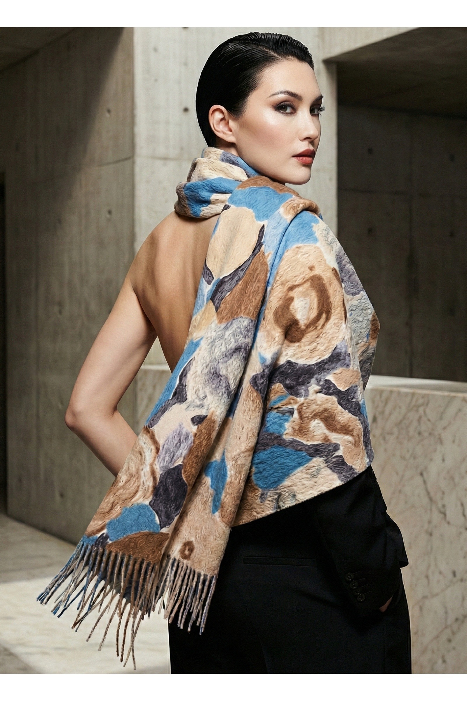 Wholesaler DIANA&CO - FLORAL PATTERN SCARF