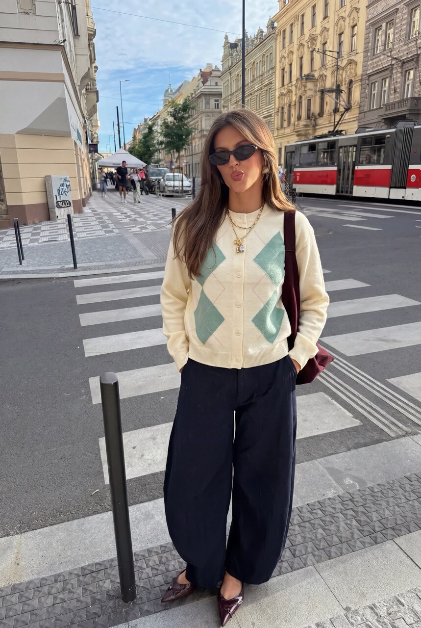 Grossiste DIVA TEX - Gilet col rond avec motif à carreaux
