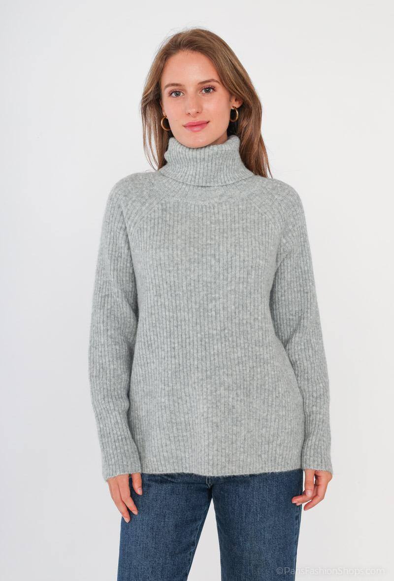 Wholesaler Dix-onze - Very soft cable v-neck sweater