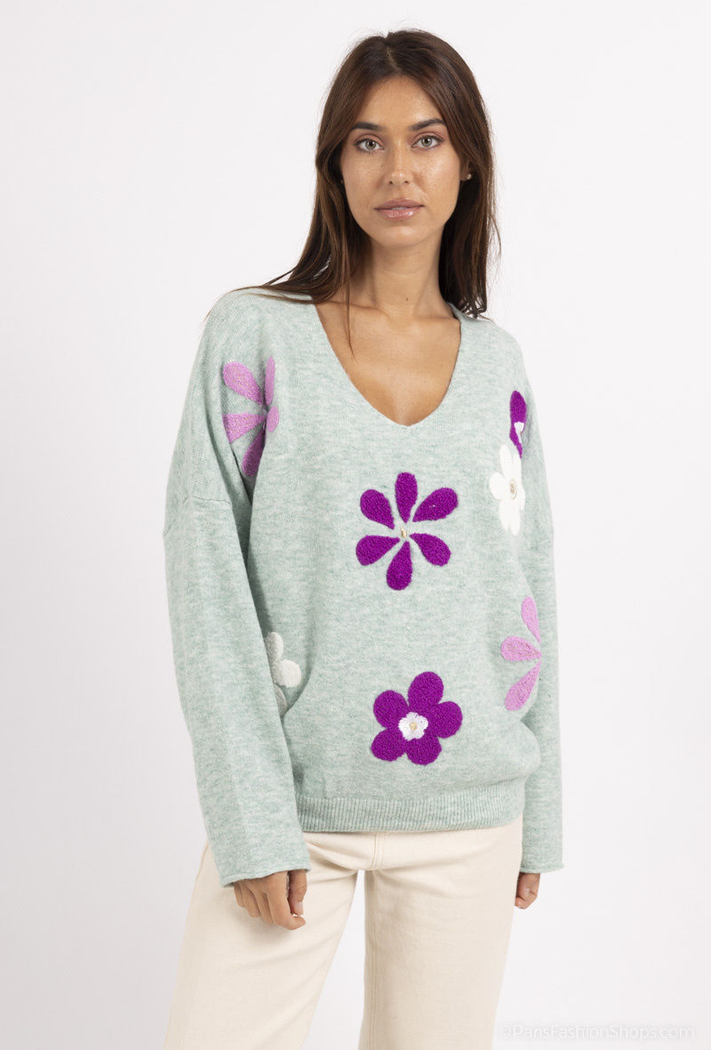 Wholesaler Dix-onze - wide v-neck wool sweater embroidered with flowers and gold