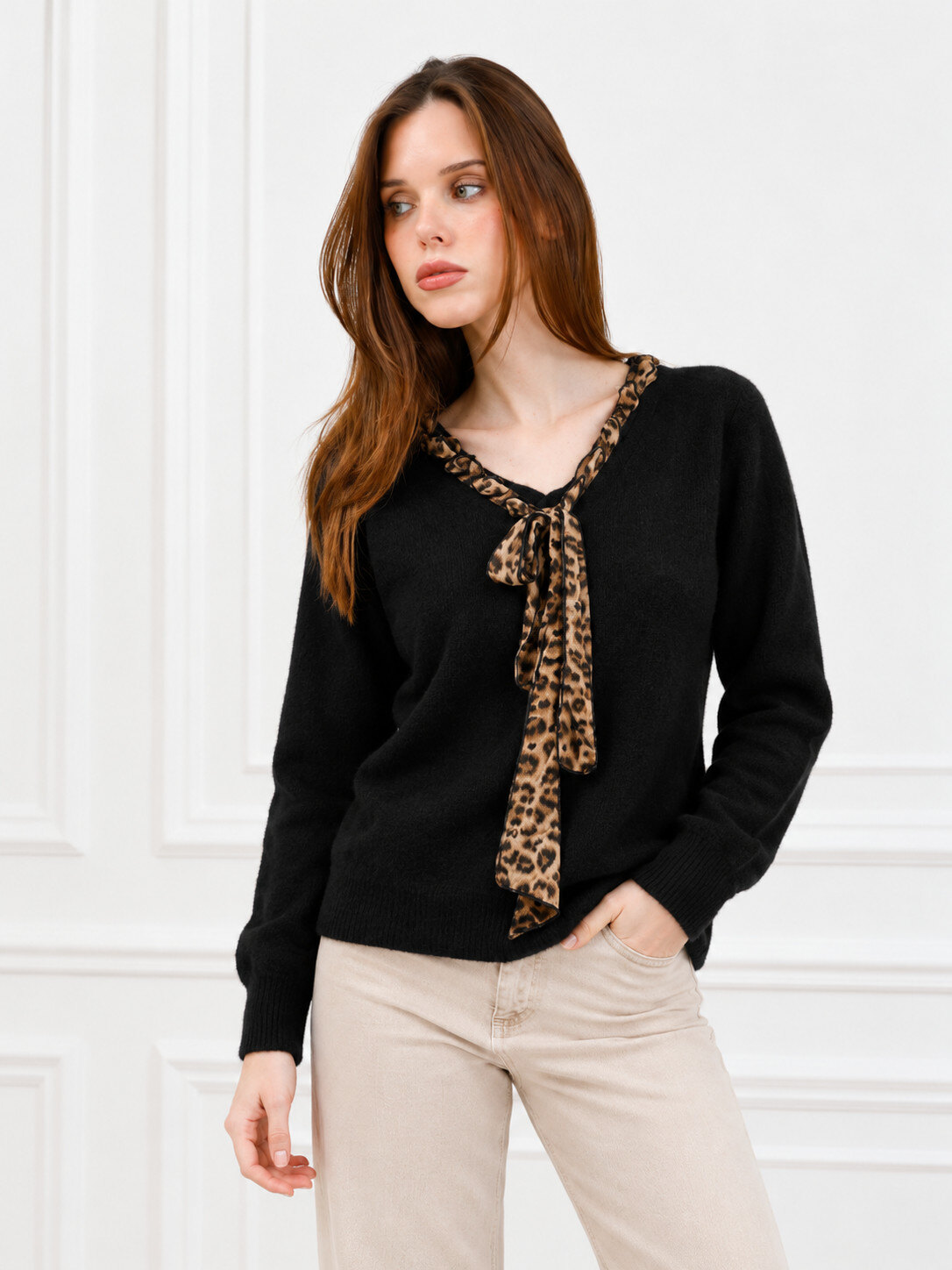 Großhändler Dix-onze - V-Ausschnitt-Pullover mit Leo-Schal