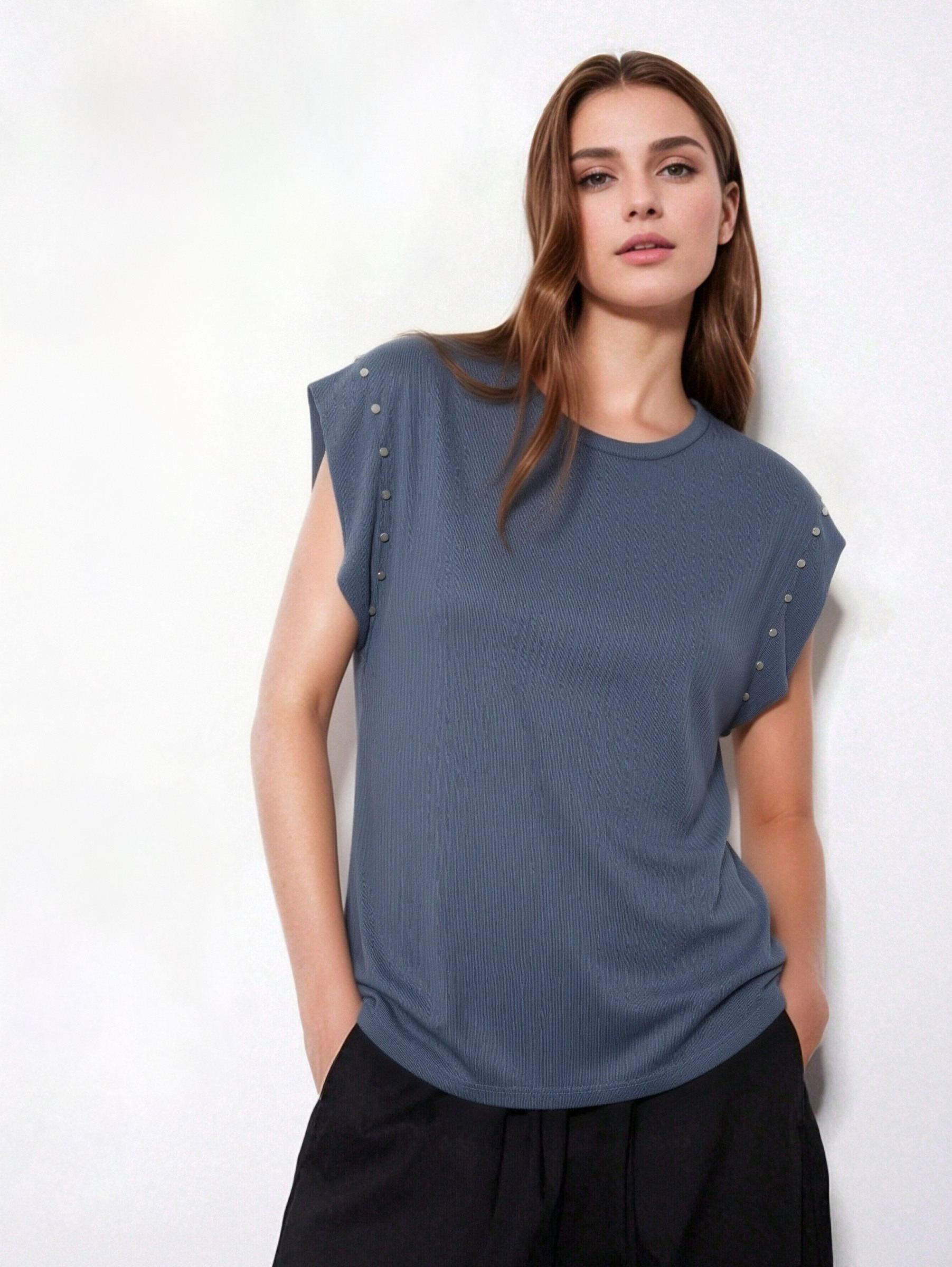 Wholesaler DOREMI - Oversized t-shirt with drop sleeves and studs