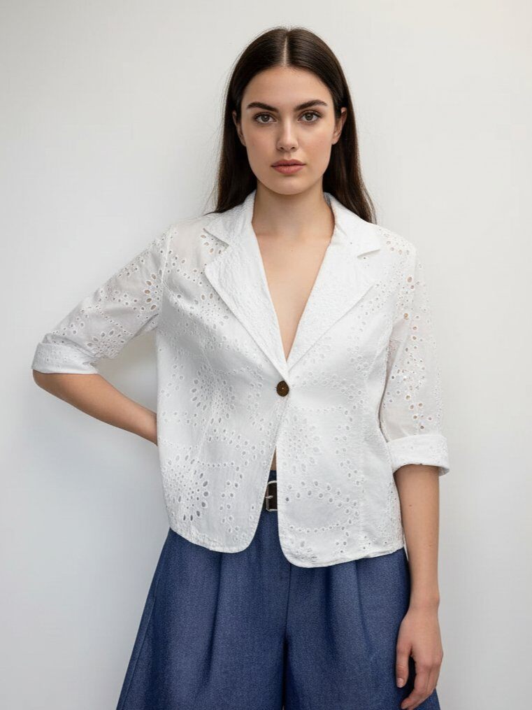 Wholesaler DOREMI - Summer jacket in eyelet lace