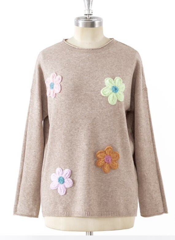 Wholesaler E.DIVA - Sweater with pompom/flower brooch with buttons on the back