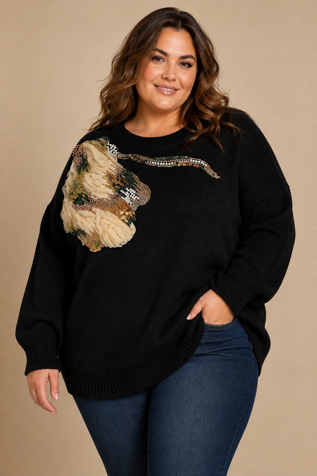 Wholesaler E&F - ELOISE SWEATER WITH A RAISED SIDE ALL IN SEQUINS AND PEARLS