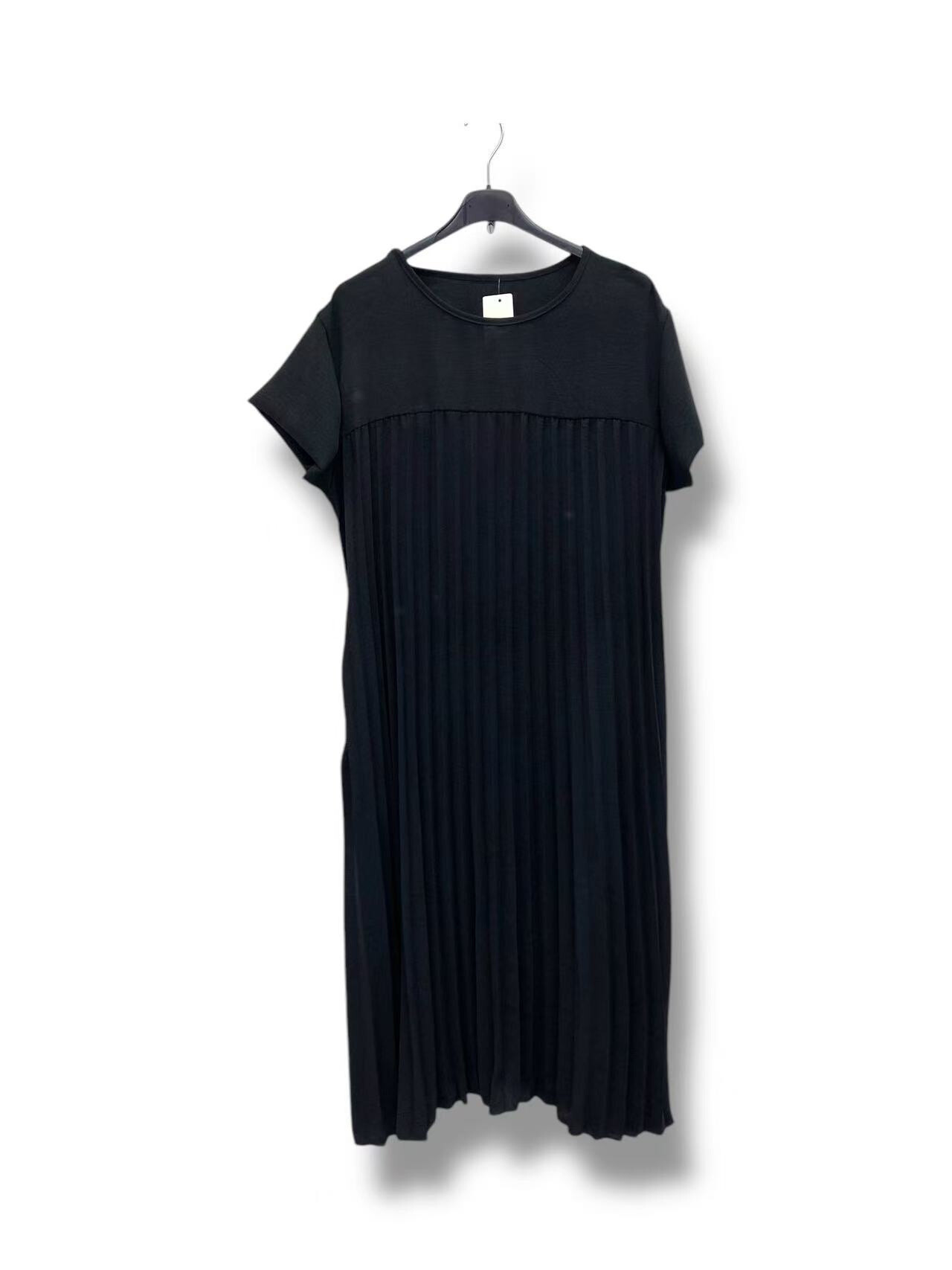 Großhändler E&F - Gefaltetes Kleid