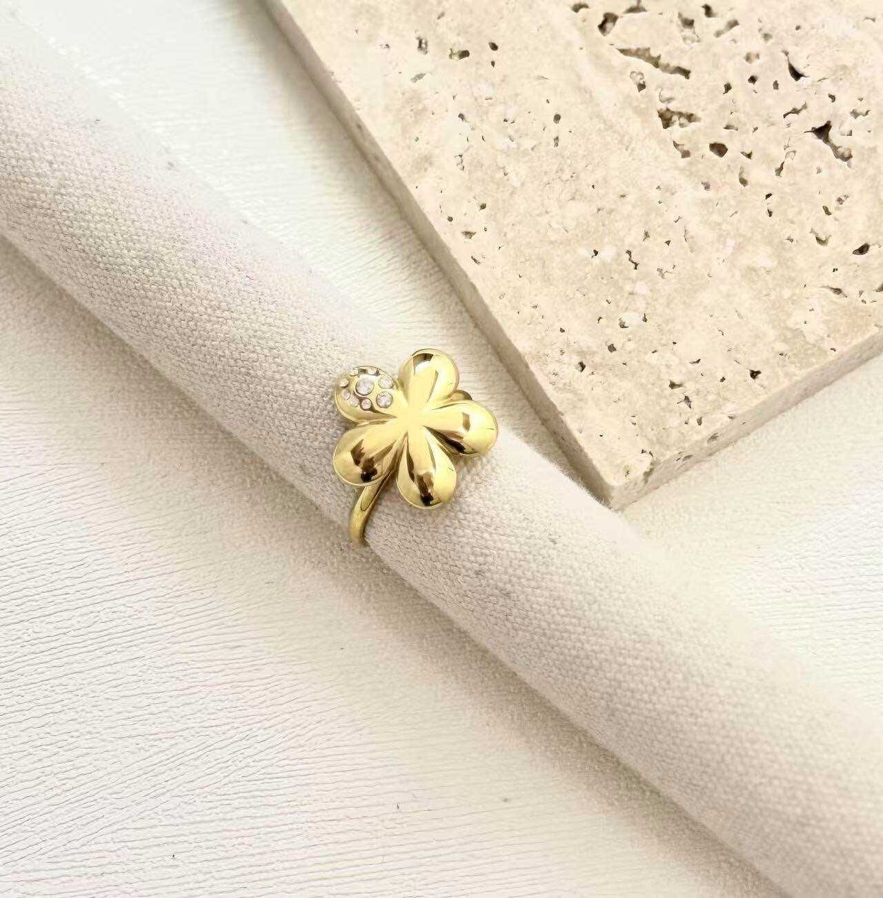 Grossiste Eclador Bijoux - Bague en acier Inoxydable , taille réglable.