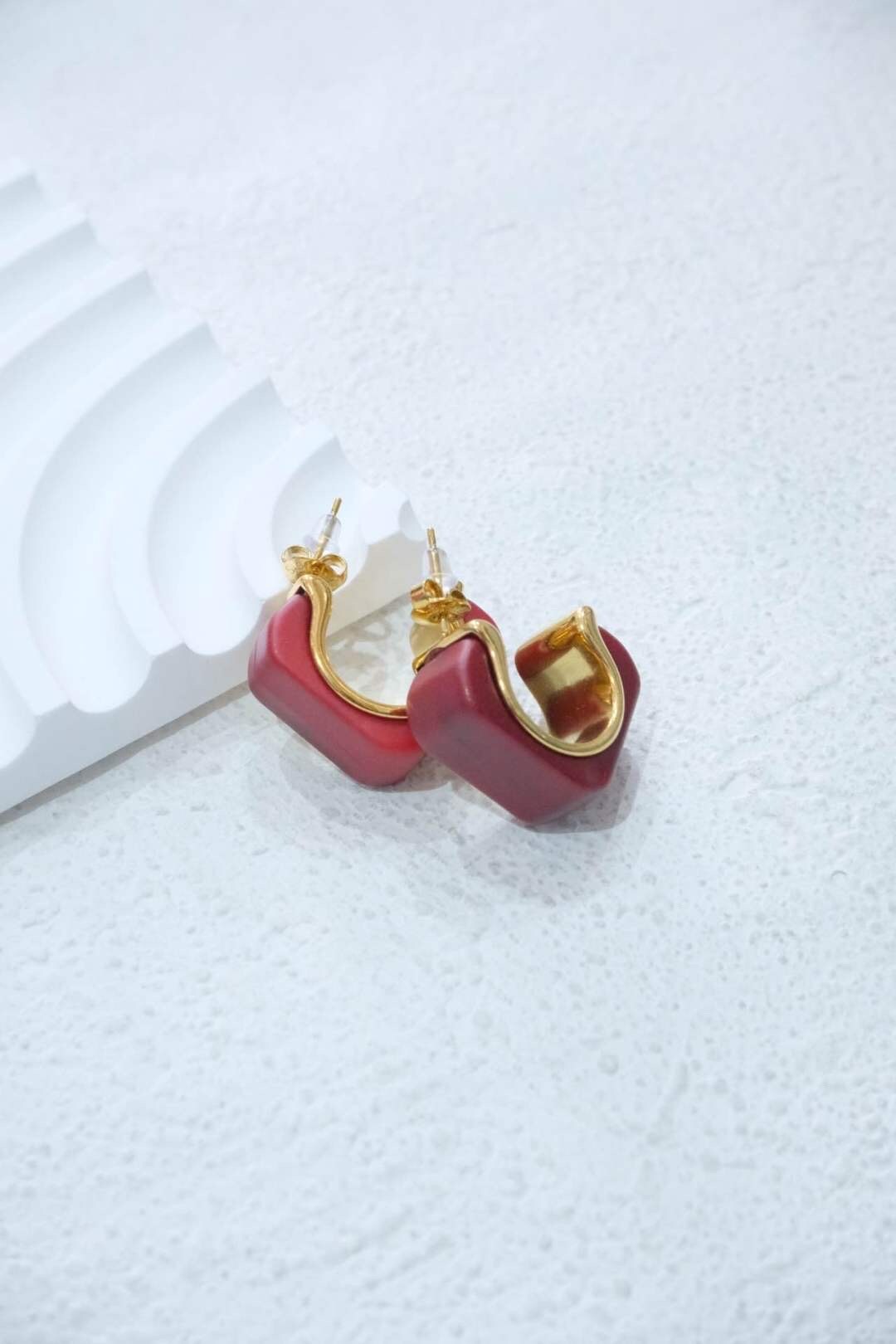 Großhändler Eclador Bijoux - Ohrmanschette in Edelstahl.  Frauenohrring