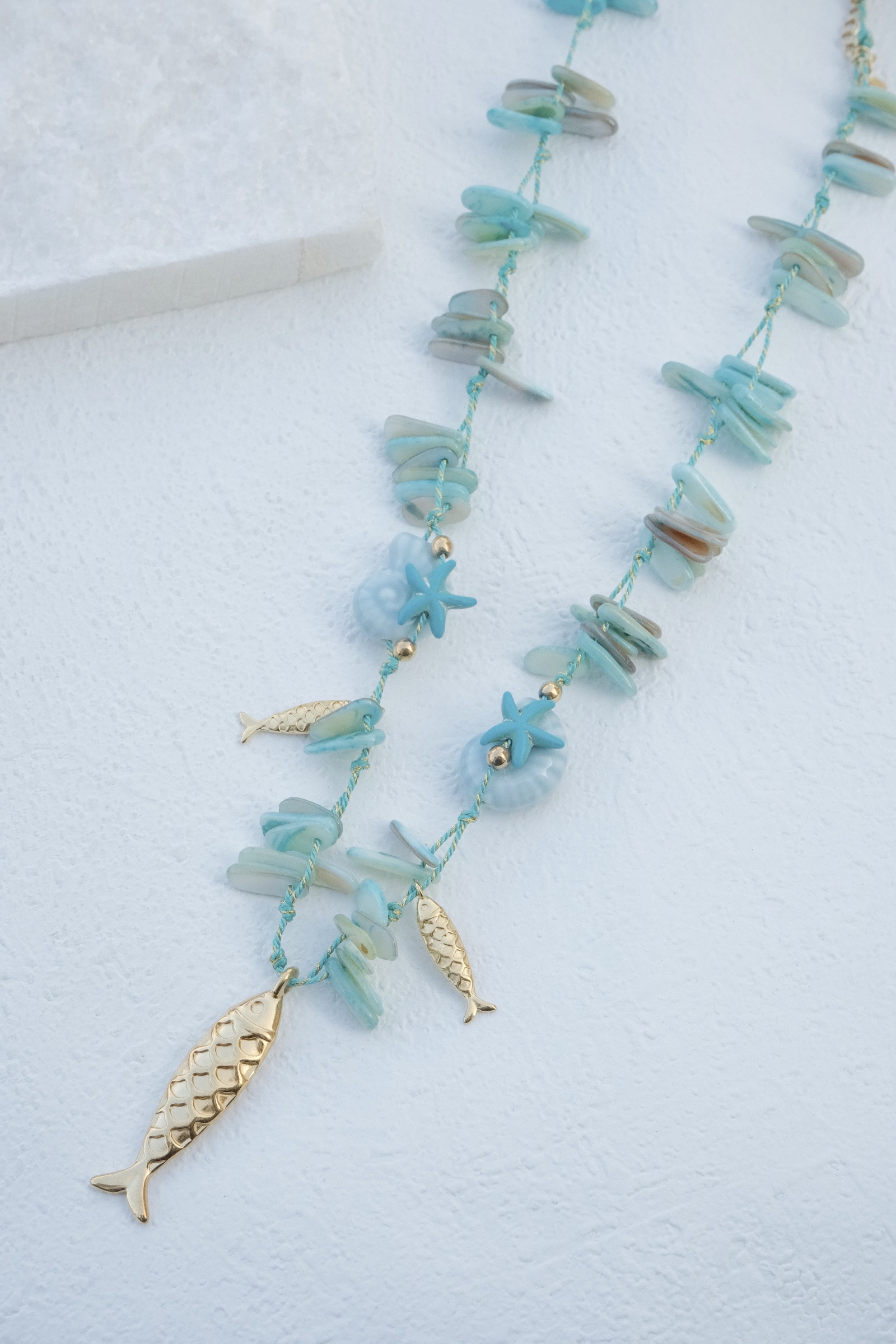 Grossiste Eclador Bijoux - Collier en acier Inoxydable avec un pendentif en poisson.
