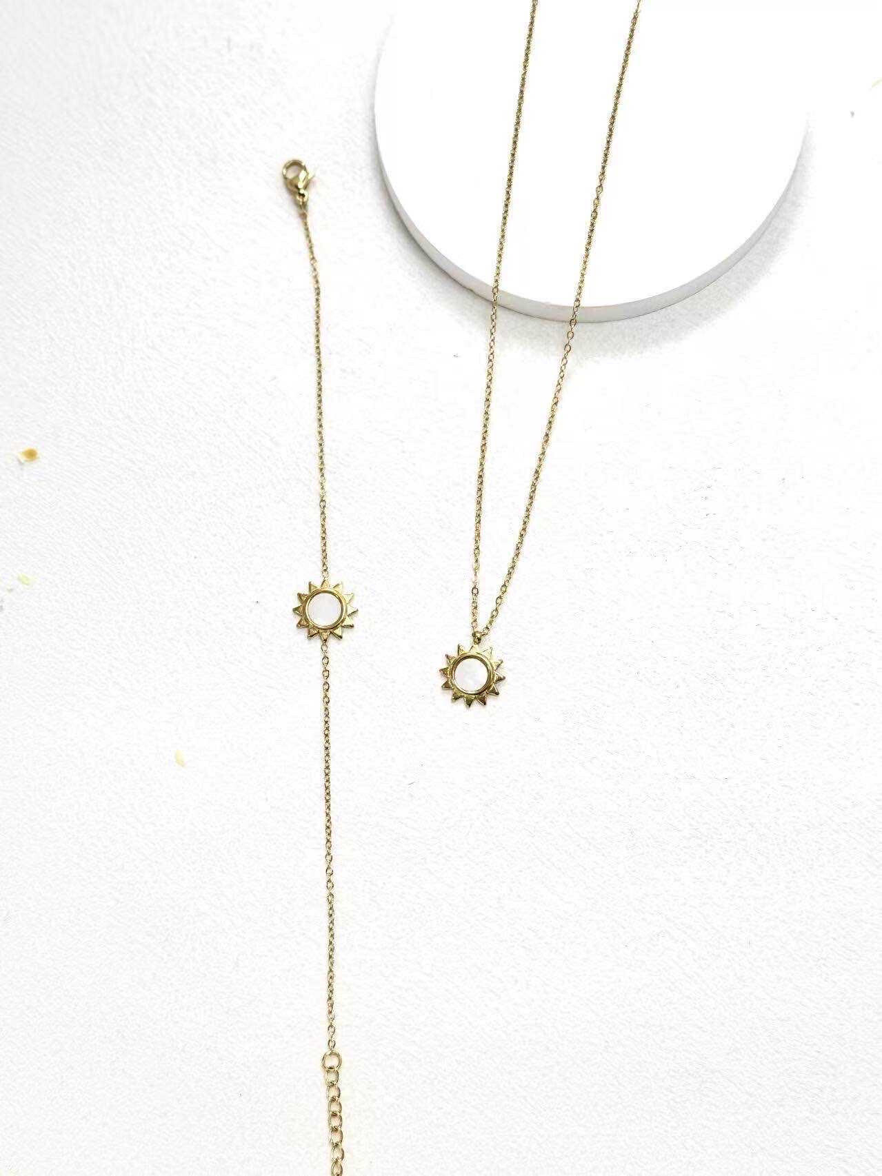 Grossiste Eclador Bijoux - Ensemble parure femme en acier inoxydable avec pendentif forme de soleil