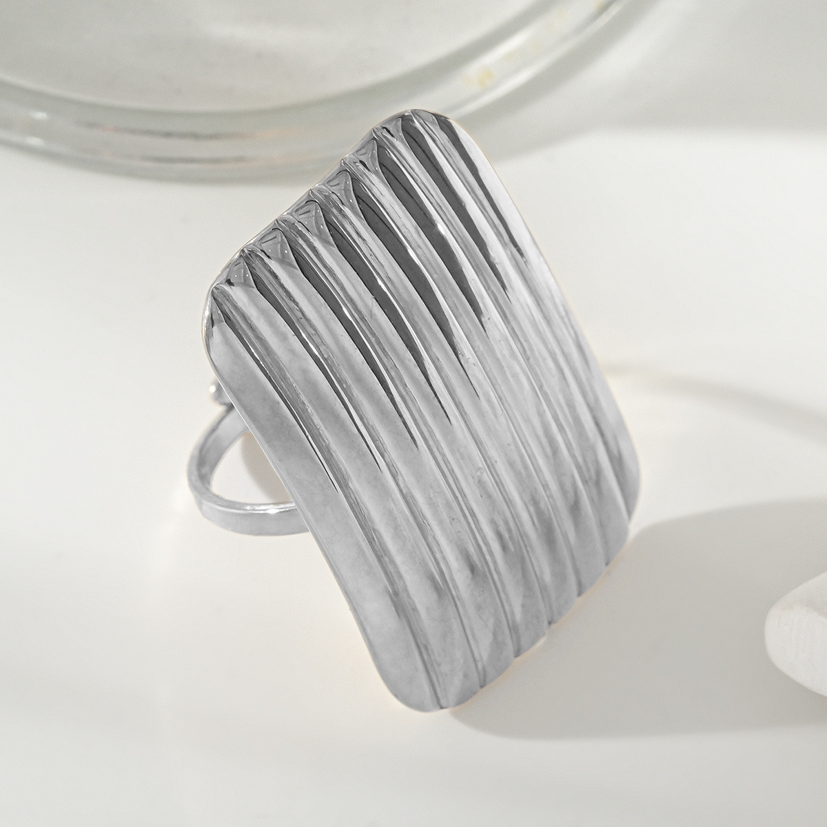 Wholesaler Eclat Paris - Adjustable Silver Ring Large Rectangular Plate Shiny Stripe Engraving