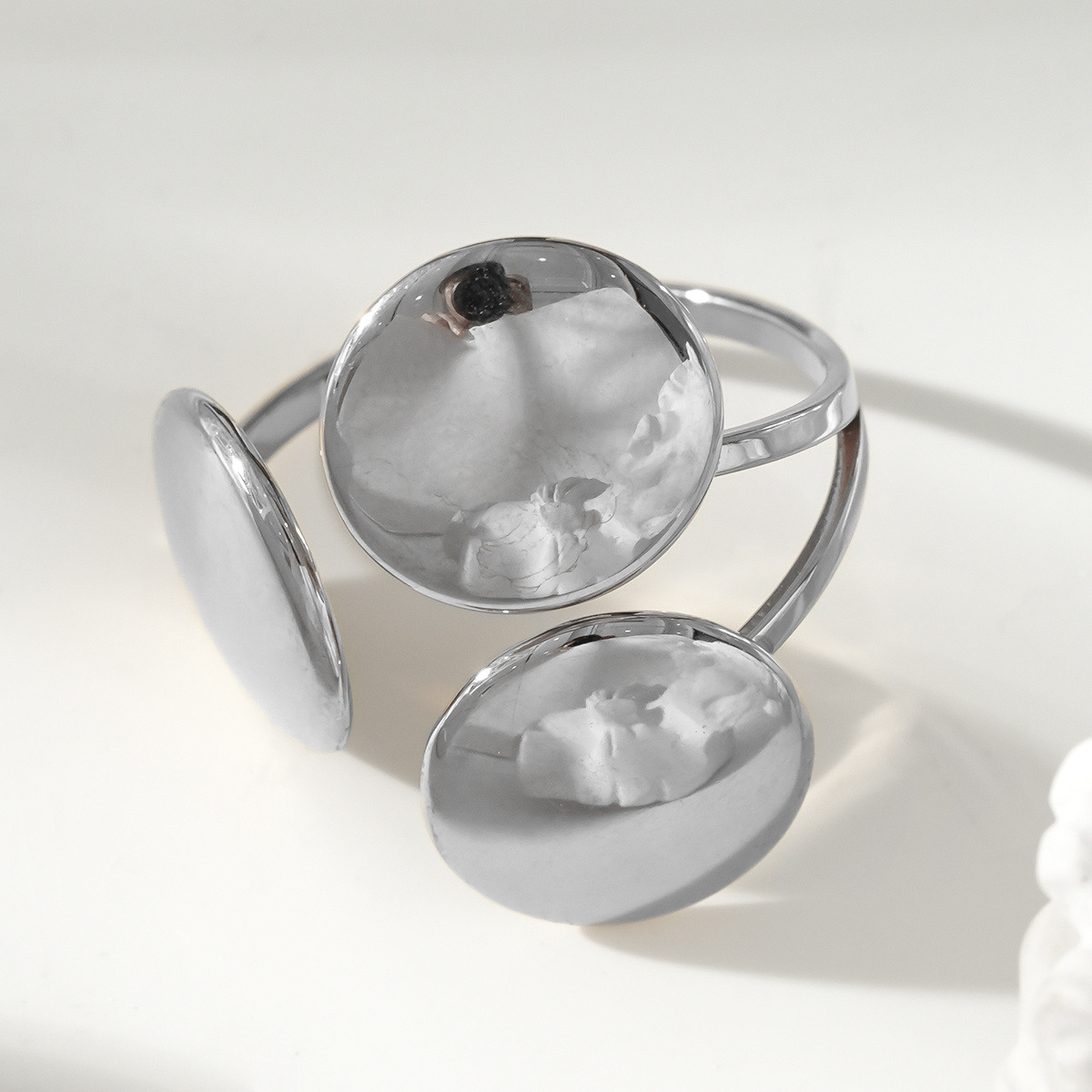 Wholesaler Eclat Paris - Silver Ring With Three Shiny Buttons