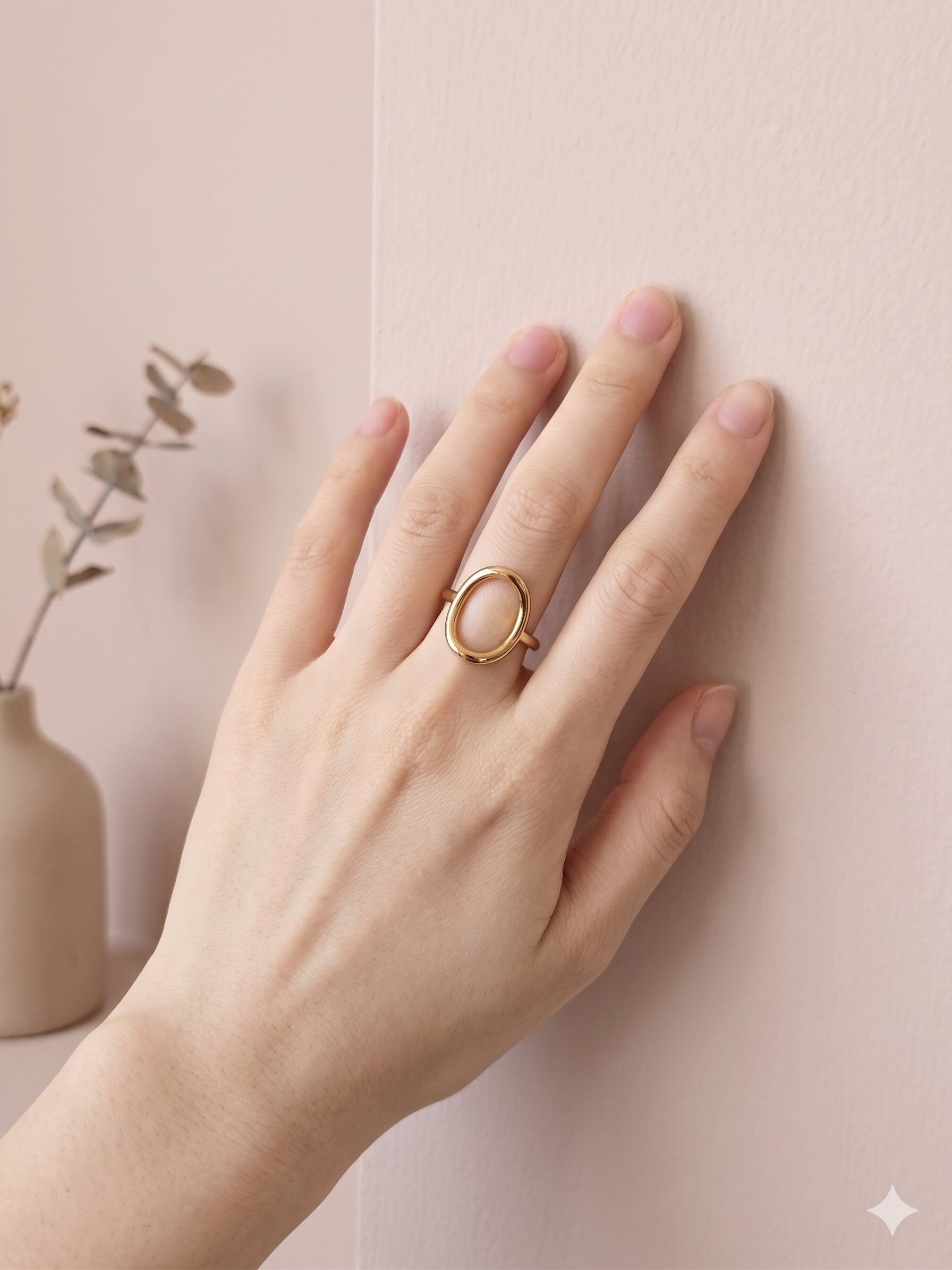 Grossiste Eclat Paris - Bague dorée ouverte motif ovale épuré