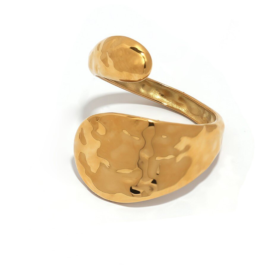Wholesaler Eclat Paris - Adjustable front-open asymmetrical hammered gold ring
