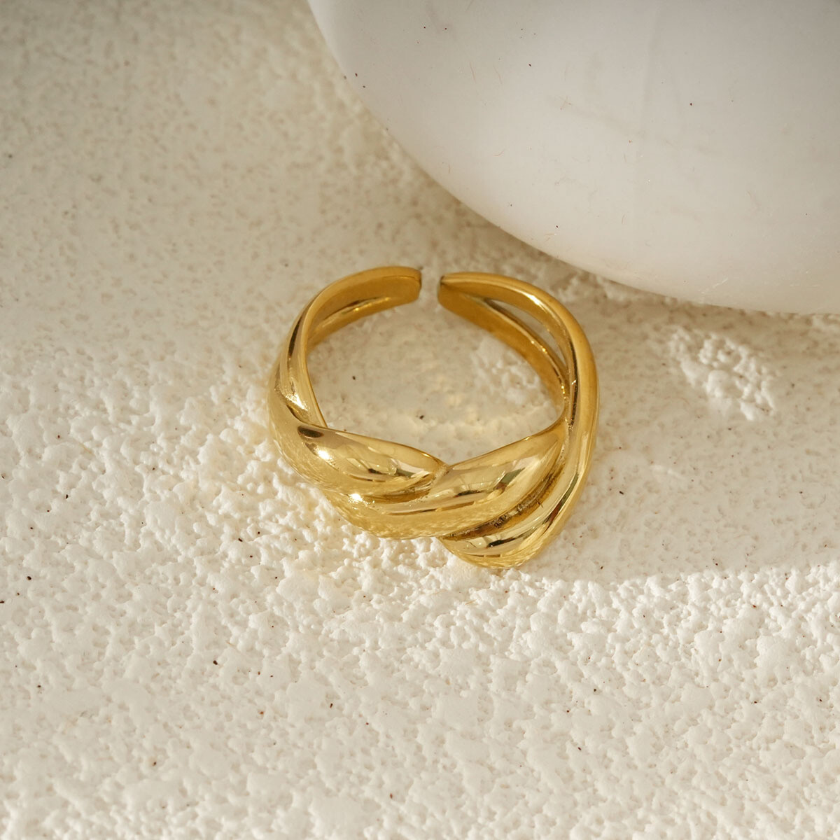 Großhändler Eclat Paris - Goldring -Einweichen -Ring -Effekt verdreht