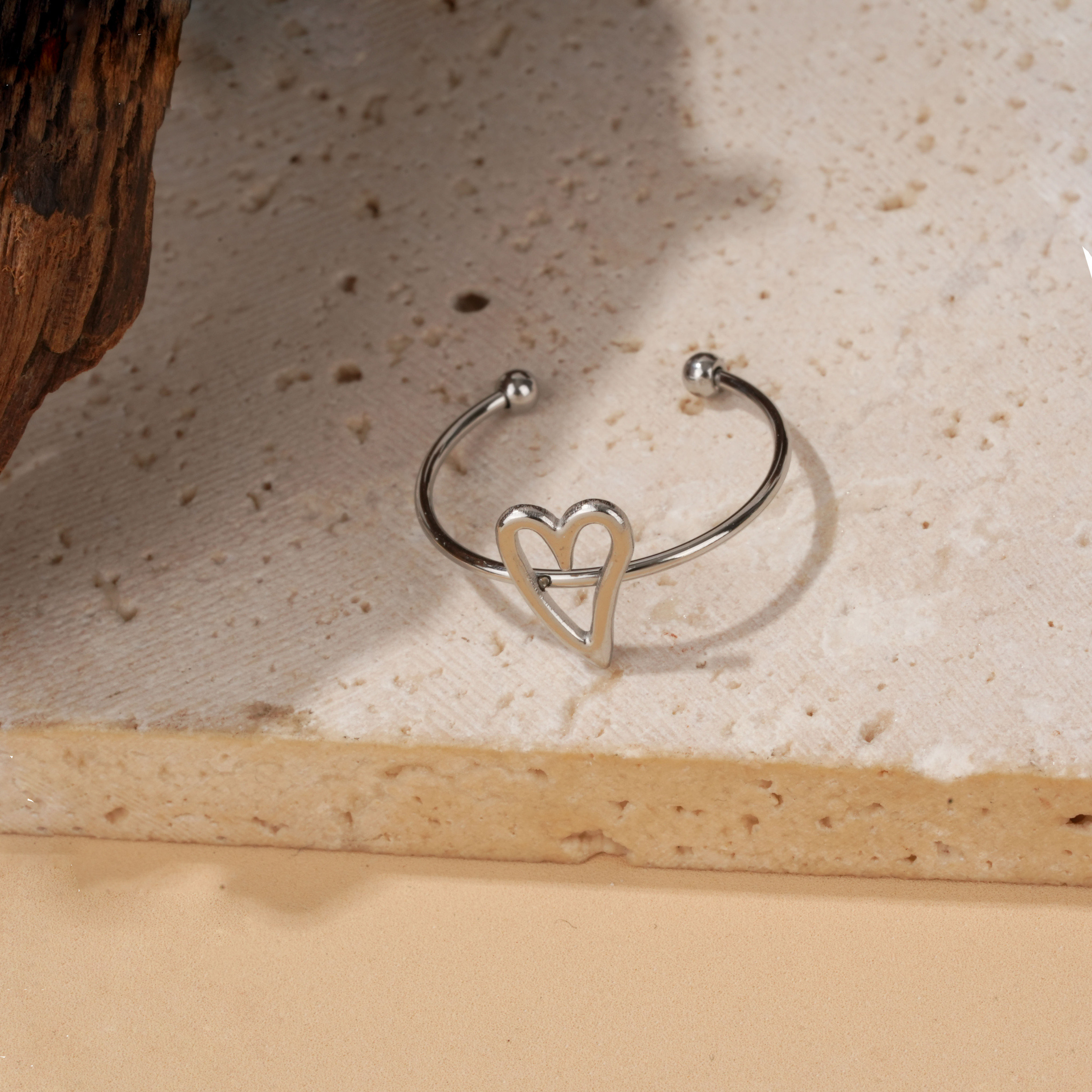 Grossiste Eclat Paris - Bague argentée ajustable cœur ajouré minimaliste
