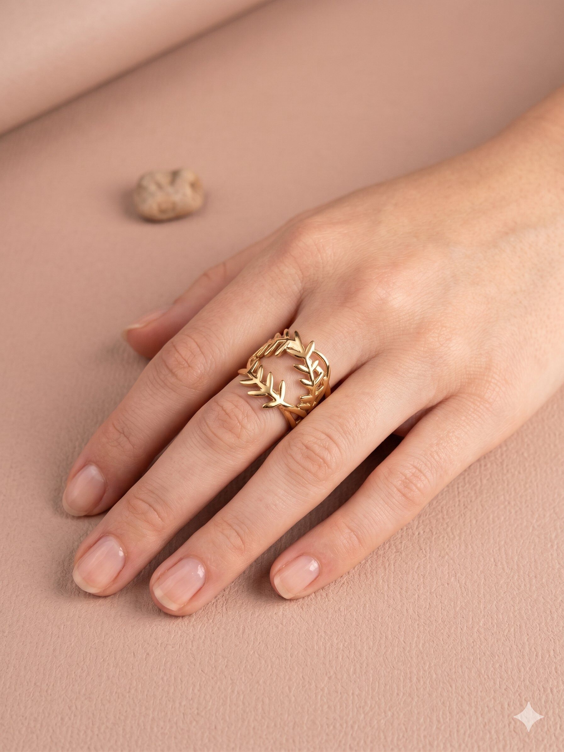 Wholesaler Eclat Paris - Adjustable gold-plated ring with double leaf branches