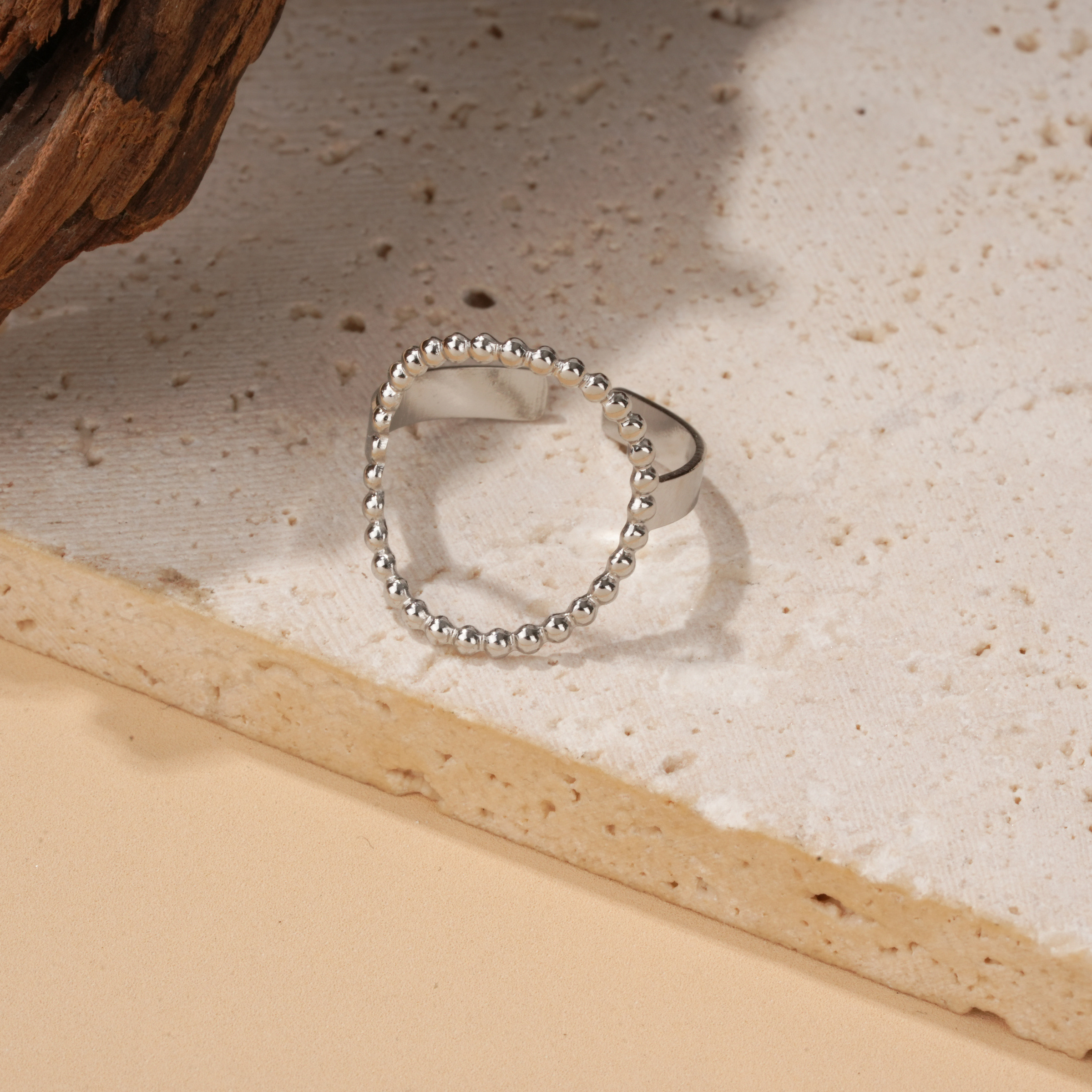Grossiste Eclat Paris - Bague ajustable argentée ovale de billes