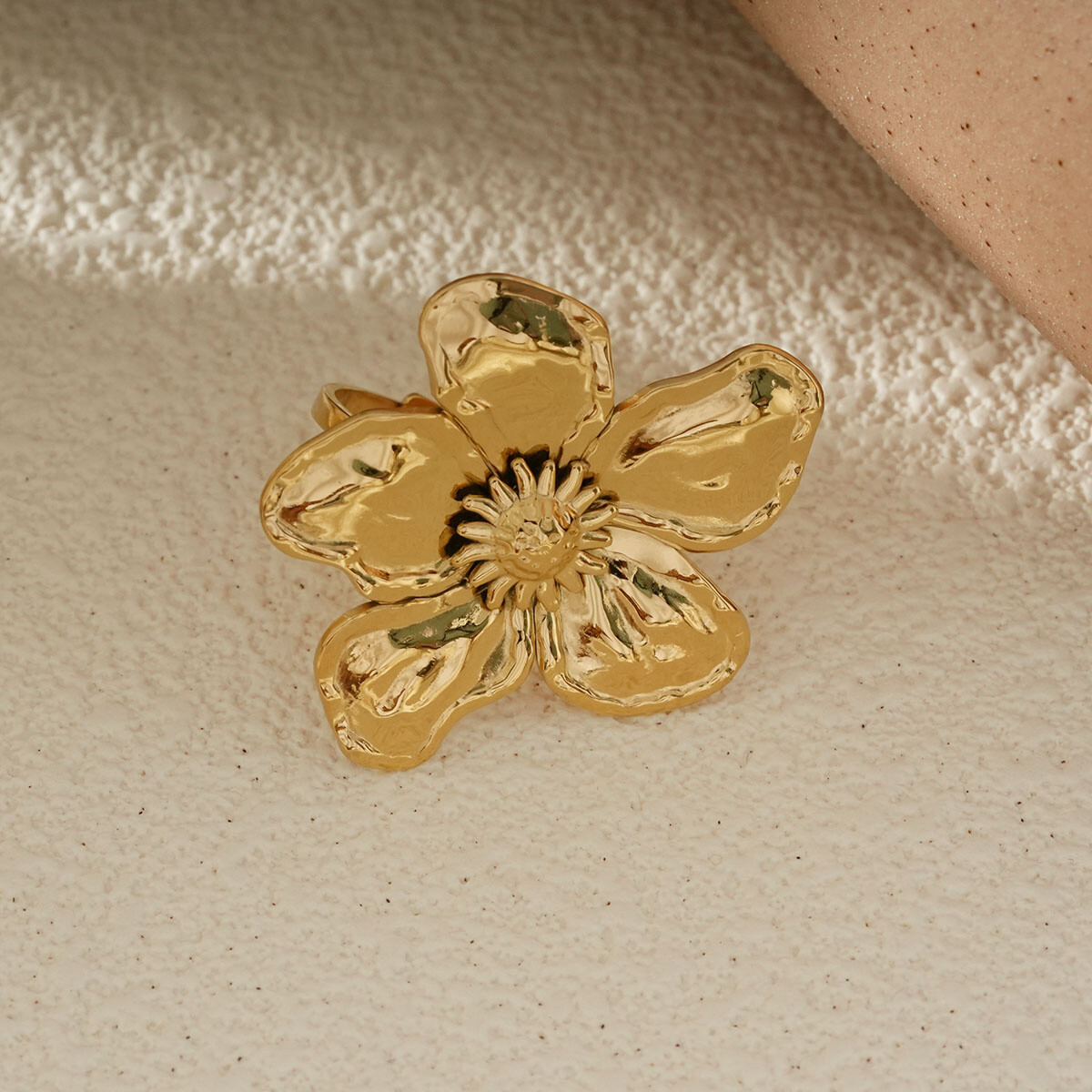 Großhändler Eclat Paris - Verstellbare goldene Ring -geformte Blume und glänzend