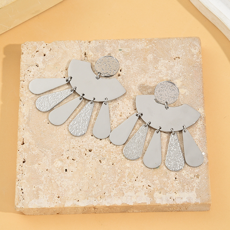 Wholesaler Eclat Paris - Shiny and Hammered Multi Plate Silver Earrings