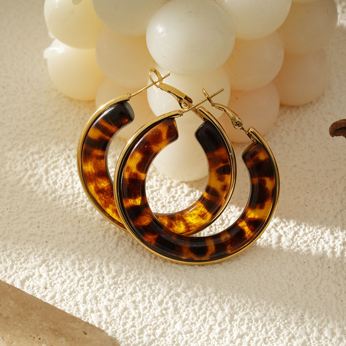 Wholesaler Eclat Paris - Leopard Animal Pattern Acrylic Gold Hoop Earrings
