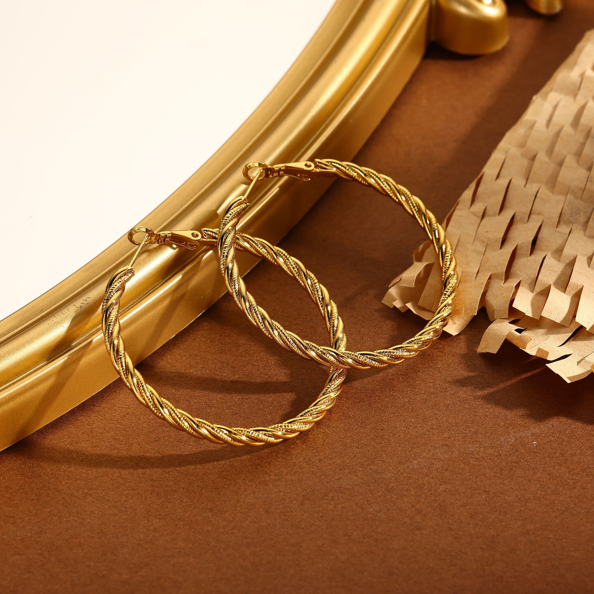 Wholesaler Eclat Paris - Gold Hoop Earrings with Smooth and Textured Braided Wires