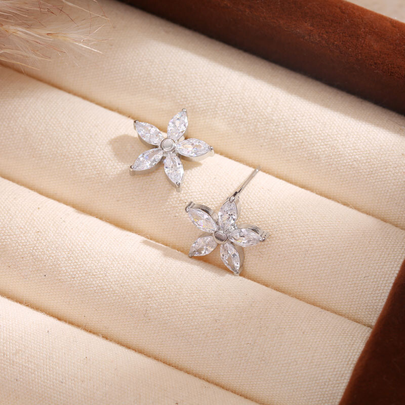 Wholesaler Eclat Paris - Silver Earrings Flower Zircon Marquise