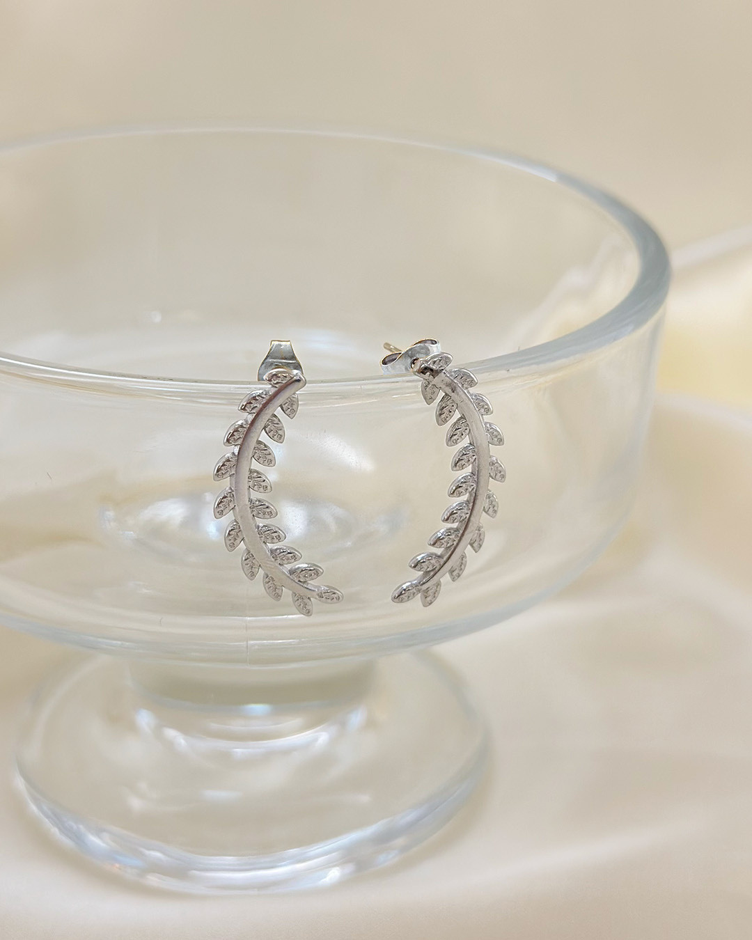 Wholesaler Eclat Paris - Shiny Textured Laurel Leaves Silver Earrings