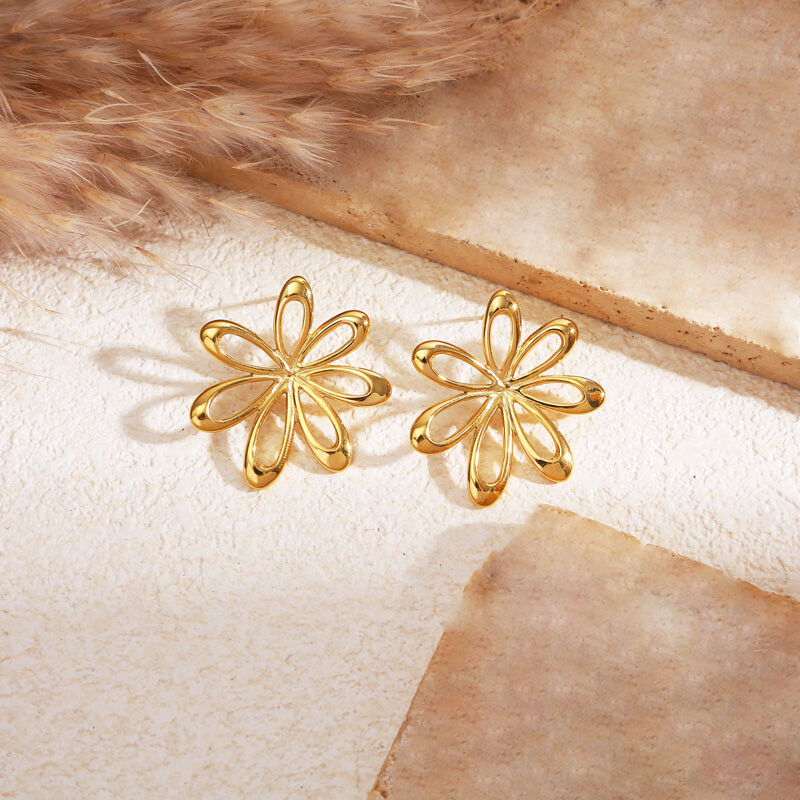 Wholesaler Eclat Paris - Opened golden ear nails