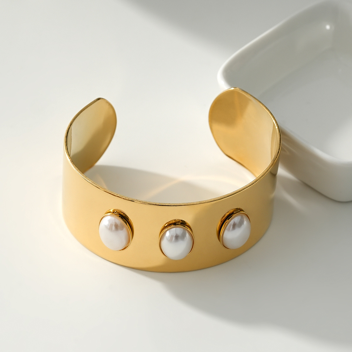 Wholesaler Eclat Paris - Golden Shiny Open Cuff Bracelet