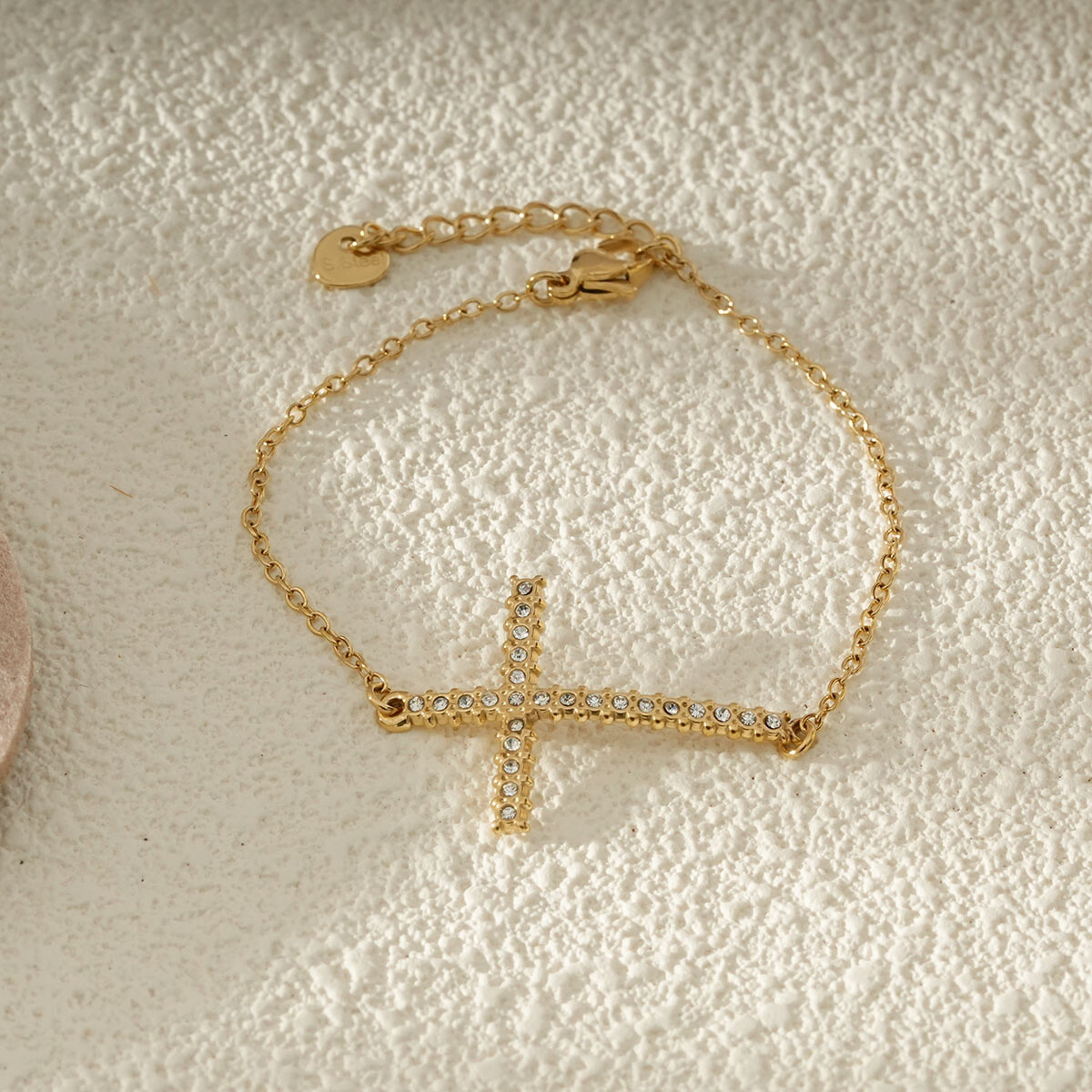 Mayorista Eclat Paris - Brazalete de la cadena dorada con cruz inspirada en cruz