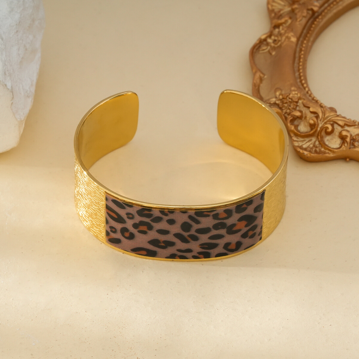Wholesaler Eclat Paris - Leopard Pattern Textured Open Cuff Gold Bracelet