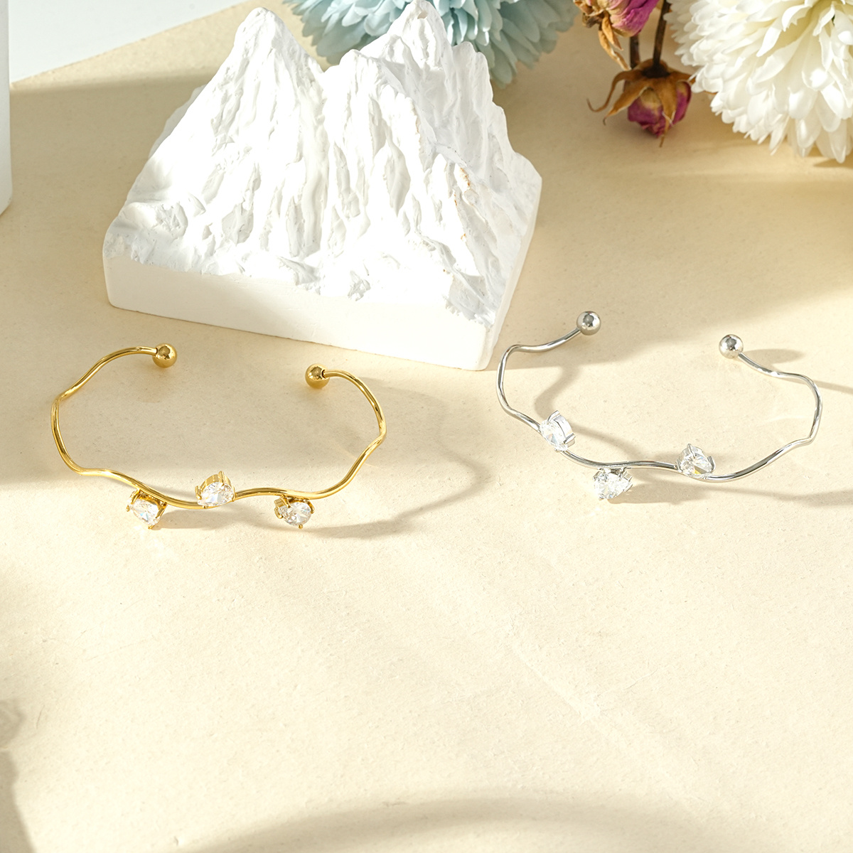 Wholesaler Eclat Paris - Wavy open cuff bracelet with zircons