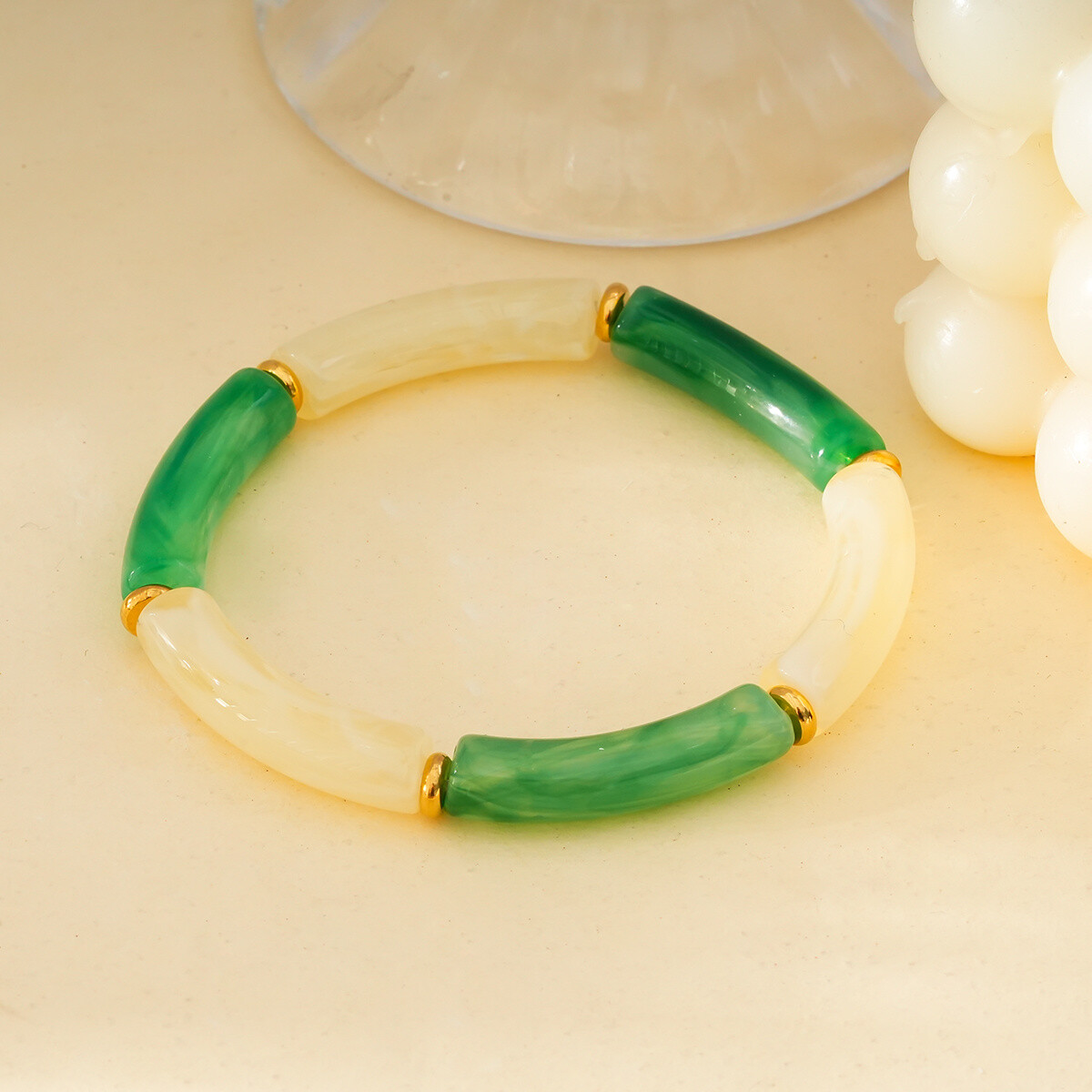 Wholesaler Eclat Paris - Ivory and green elastic and green resin bracelet