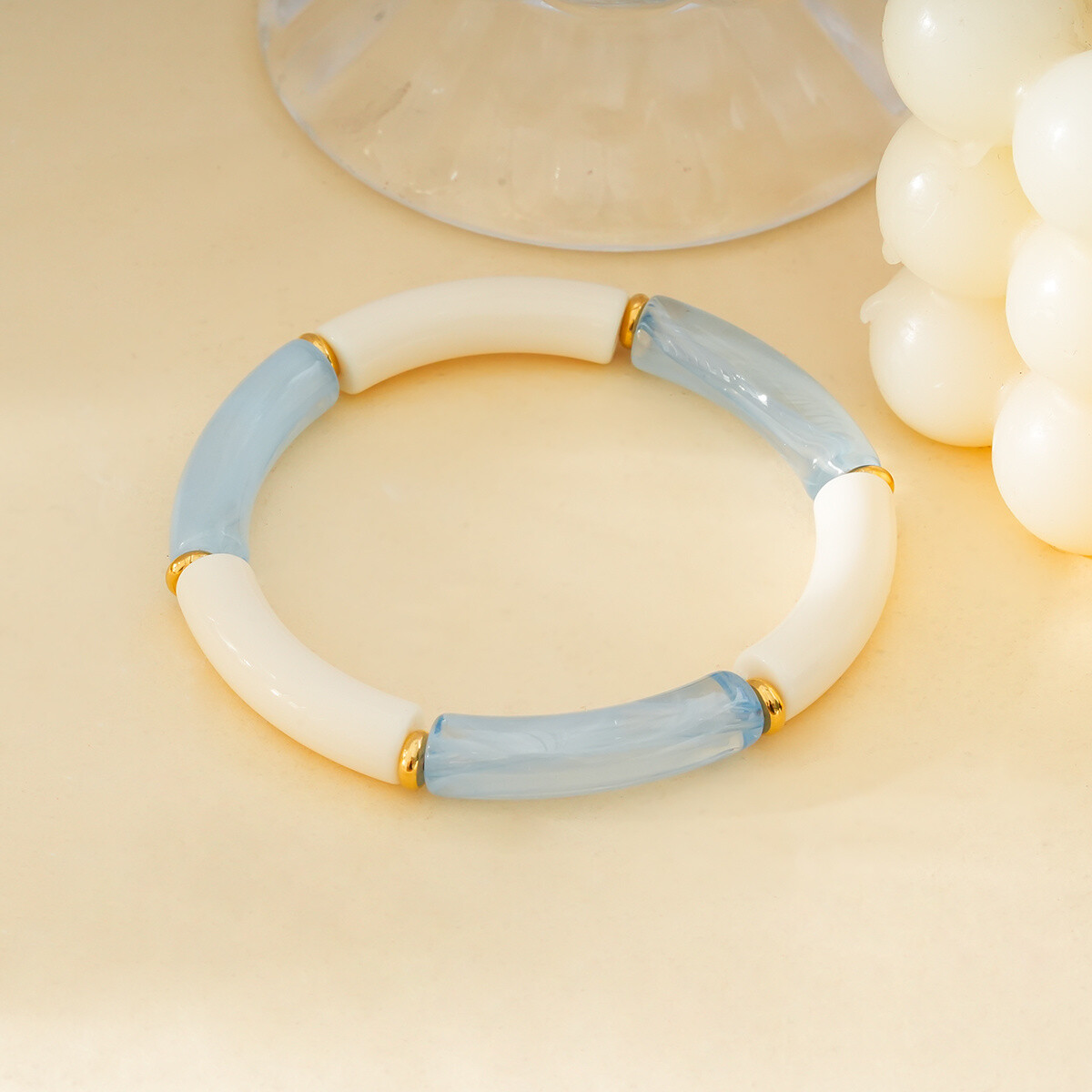 Grossiste Eclat Paris - Bracelet élastique en résine couleur ivoire et bleu