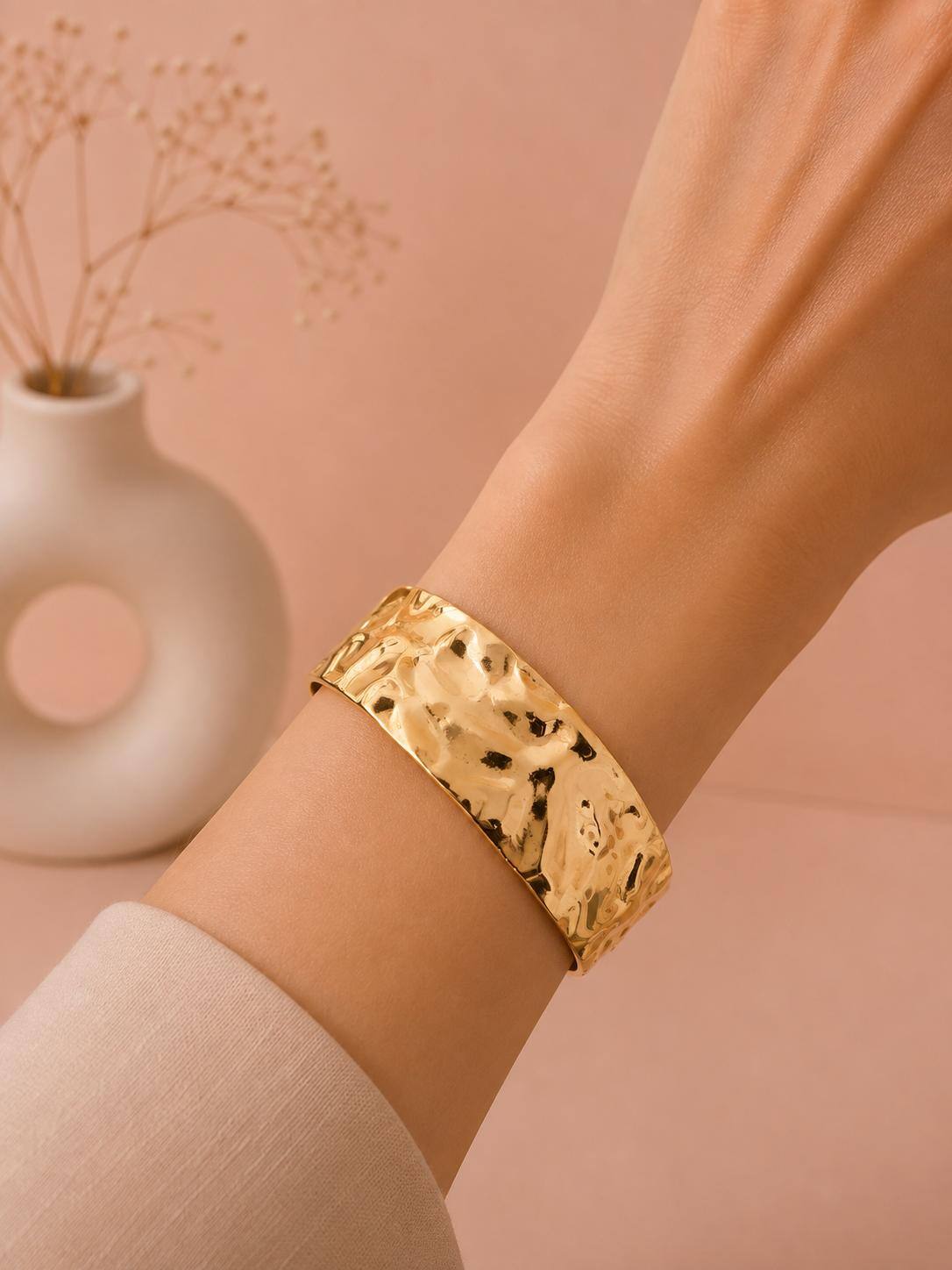 Wholesaler Eclat Paris - Wide hammered bangle bracelet