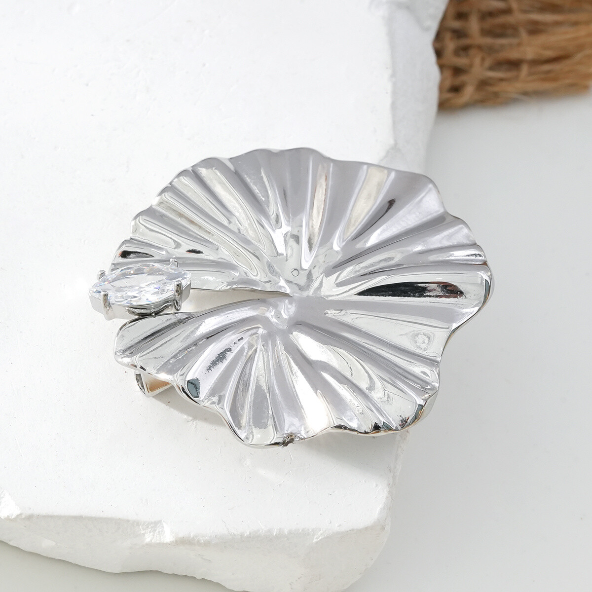 Wholesaler Eclat Paris - Silver Irregular Rhinestone Disc Brooch