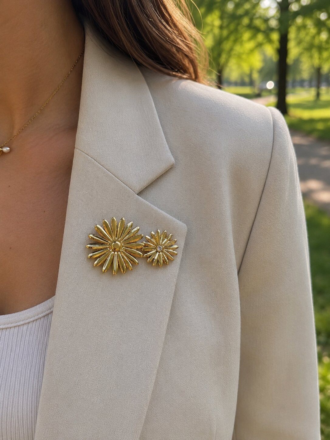 Wholesaler Eclat Paris - Golden Double Shiny Sunflowers Brooch
