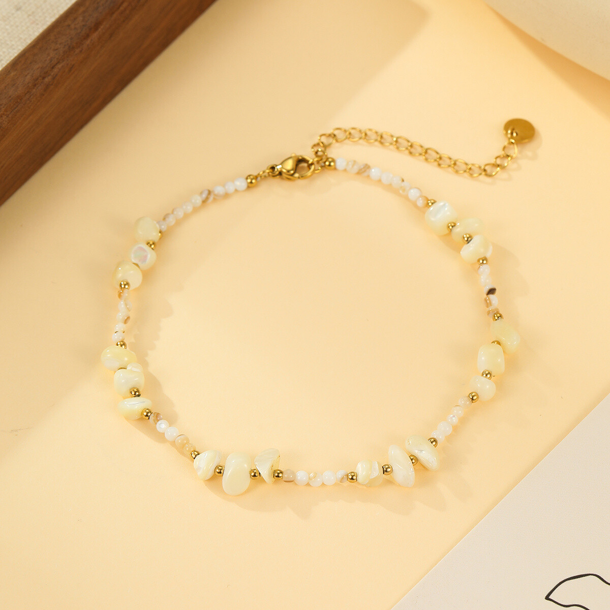 Wholesaler Eclat Paris - Ankle Chain with Irregular Pearl Beads and Golden Details