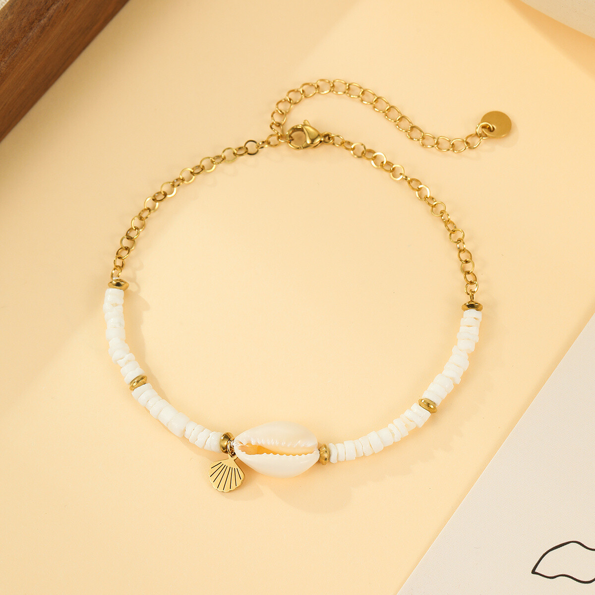 Mayorista Eclat Paris - Pulsera de tobillo con concha y borla dorada con cuentas blancas