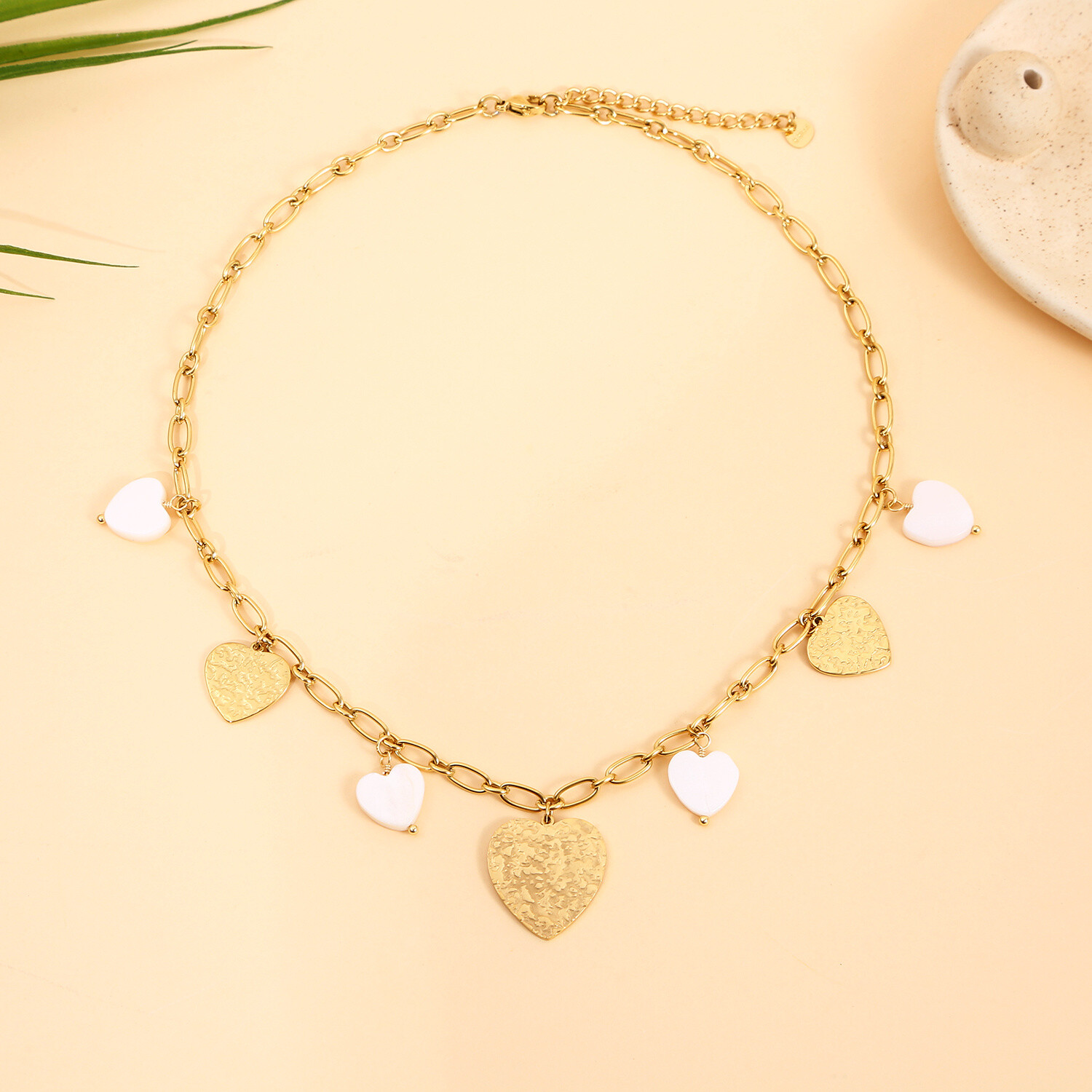 Grossiste Eclat Paris - Collier Chaîne Dorée Cœurs Martelés Et Nacrés