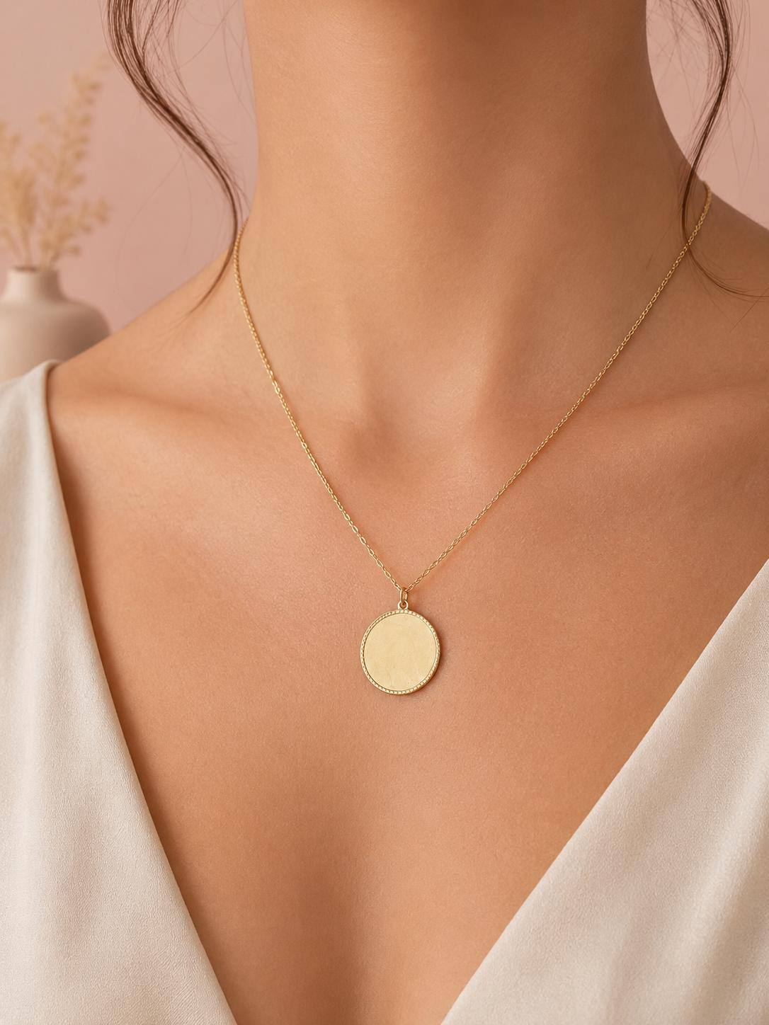 Wholesaler Eclat Paris - Textured Round Medallion Necklace