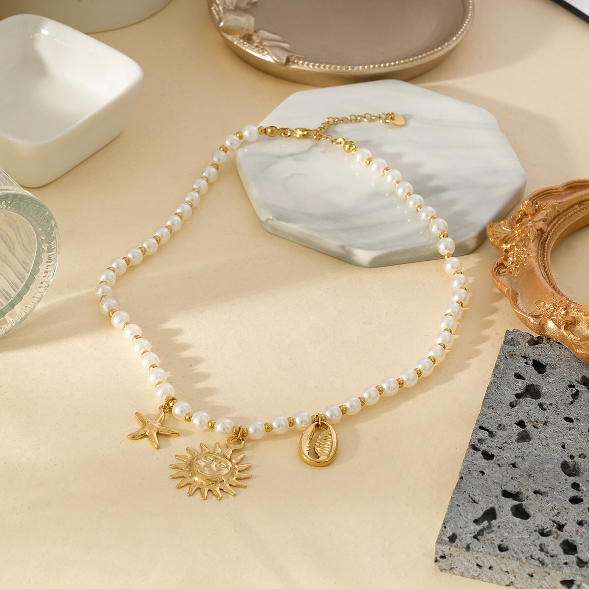 Grossiste Eclat Paris - Collier Doré Perles Pendentifs Soleil Étoile De Mer Coquillage